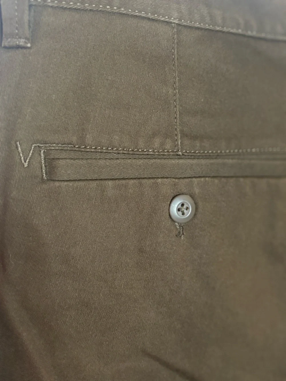 NWOT Vans Men's Authentic Chino Shorts Relaxed Fit in Dark Brown Size 32